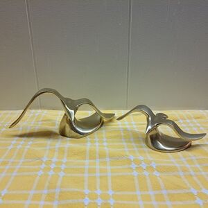 Vintage Brass Pair Of Flying Seagulls Over Waves Paper Weight, Figurines